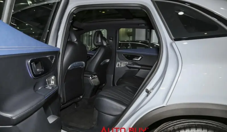 
								Mercedes Benz EQE SUV full									