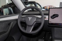 
										Tesla Model Y full									