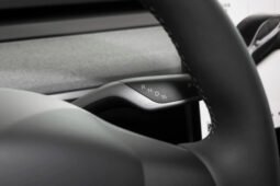 
										Tesla Model Y full									