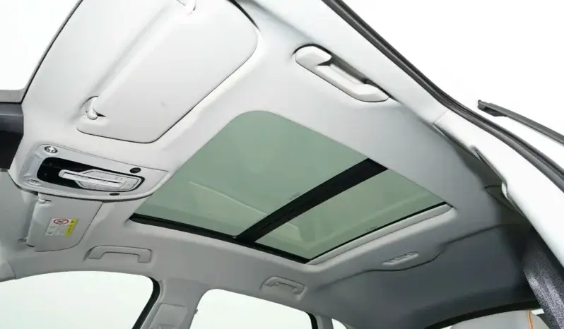 
								Audi e-tron full									