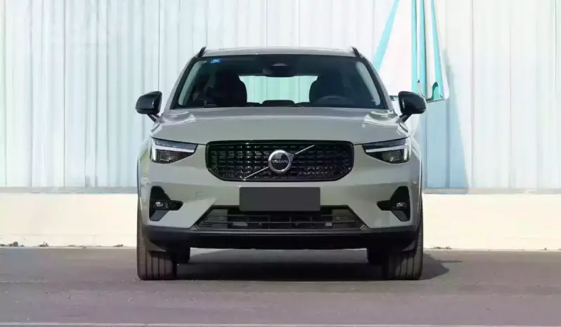 
								Volvo XC40 full									