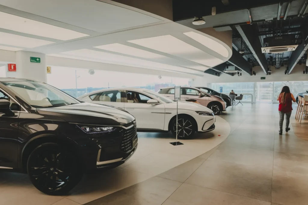 SHOWROOM